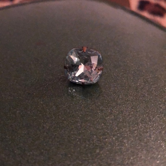 Earrings - Picture 2 of 4